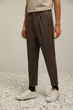 將圖片載入圖庫檢視器 (IP19BN) Pleated Slim-Fit Flannel Trousers
