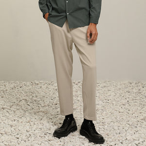 (IP20BE) Pleated Slim-Fit Wrinkle Resistant Trousers