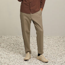 將圖片載入圖庫檢視器 Brushed Cotton Slim-Fit Trousers (KH)
