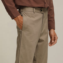 將圖片載入圖庫檢視器 Brushed Cotton Slim-Fit Trousers (KH)
